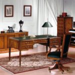 Кресло для домашнего кабинета в классическом стиле